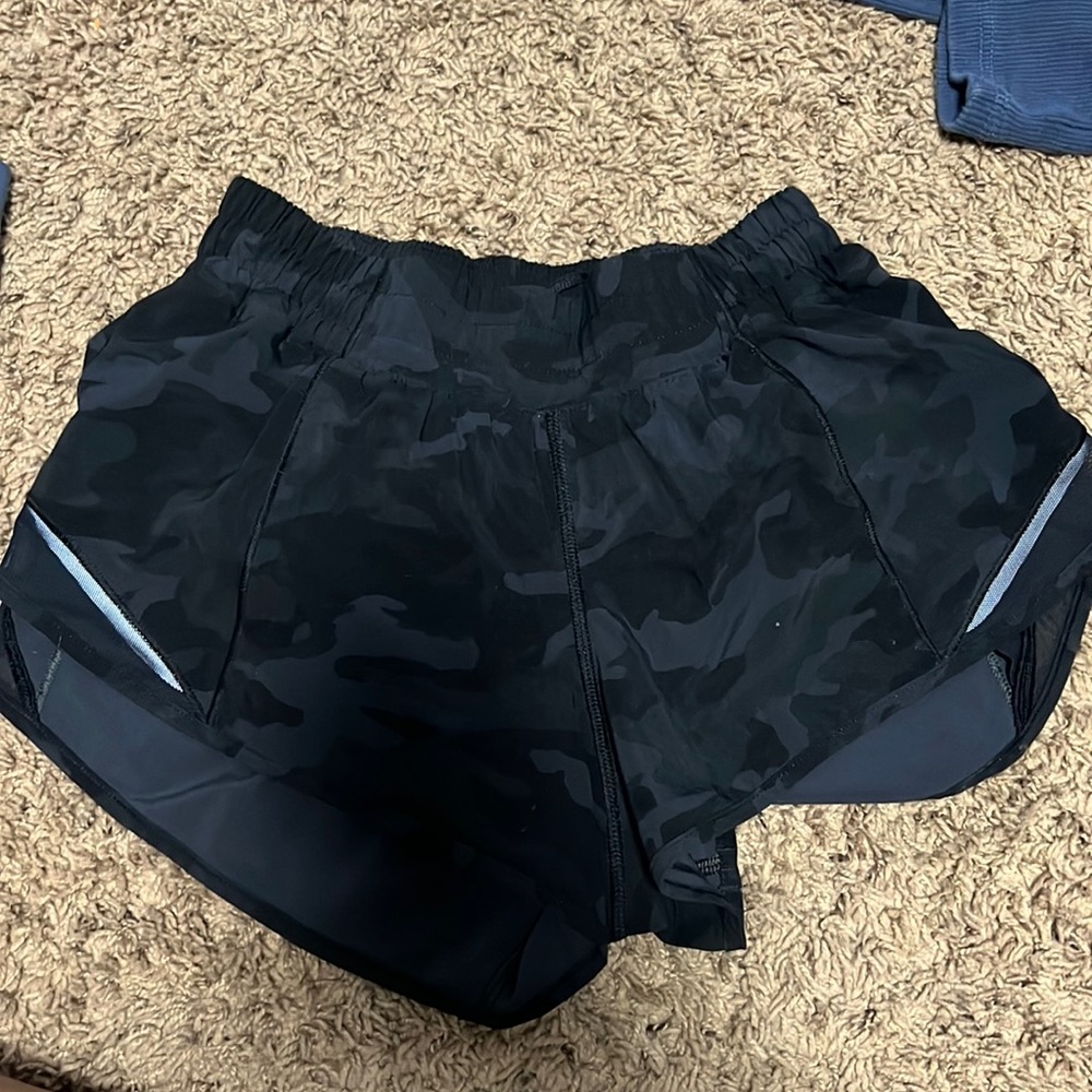 2.5 inch lululemon camo shorts